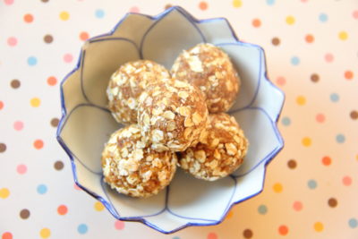 Vegan caramel oat bliss balls
