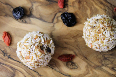 Vegan carrot cake bites