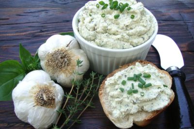 Vegan garlic dip