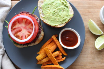 Vegan chips, burger and dip
