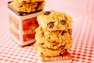 Vegan chunky chocolate chip cookies