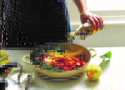 Vegan tomato and spaghetti