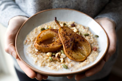 Vegan spiced apple porridge