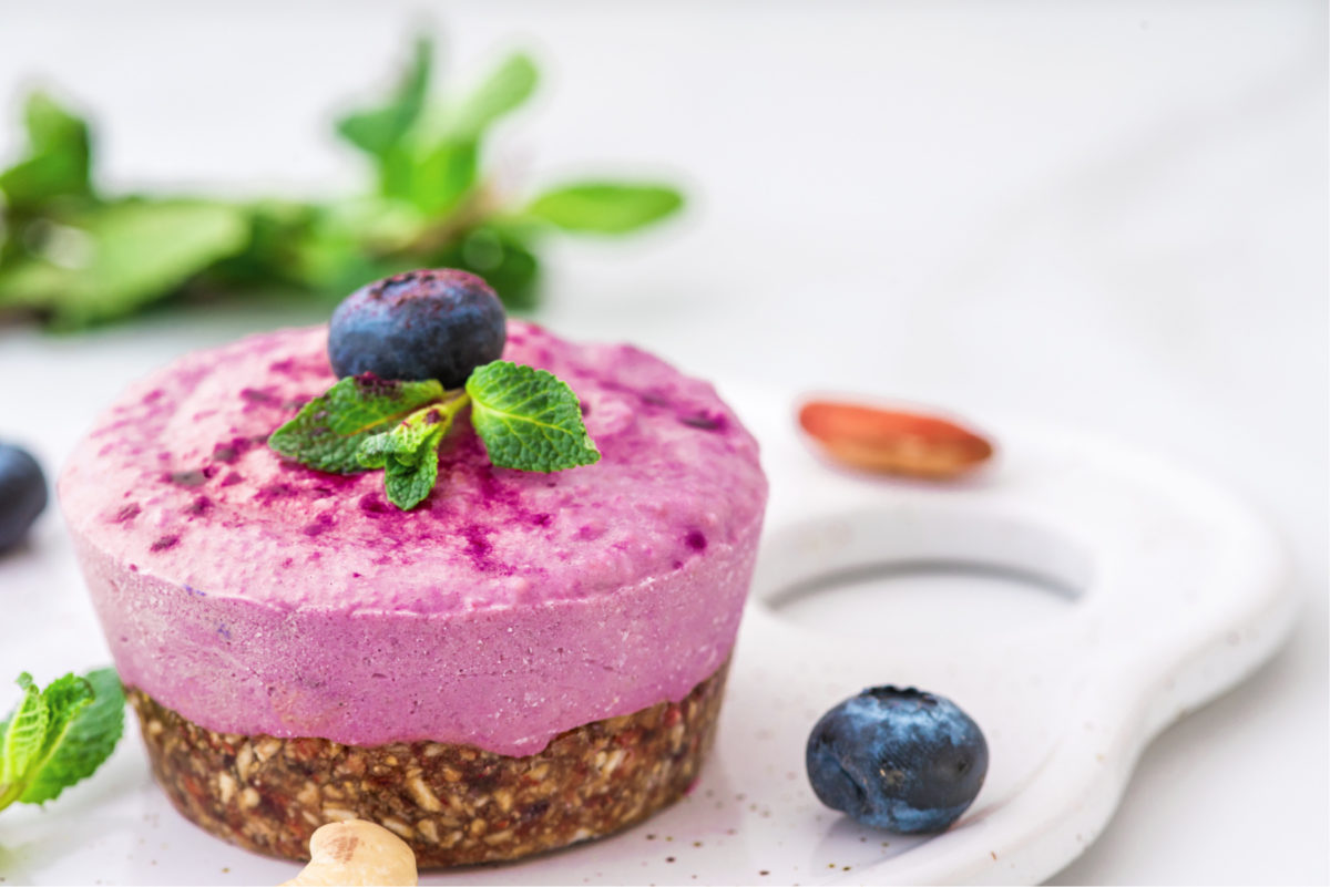 Blueberry acai cashew cake - vegan baking is just as delicious!