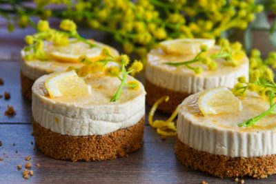 Vegan lemon cheesecake