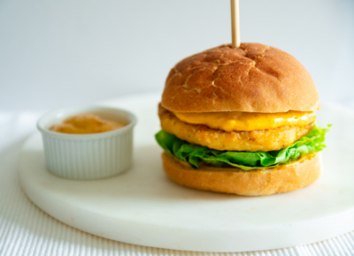 TiNDLE Coronation Chicken Burger