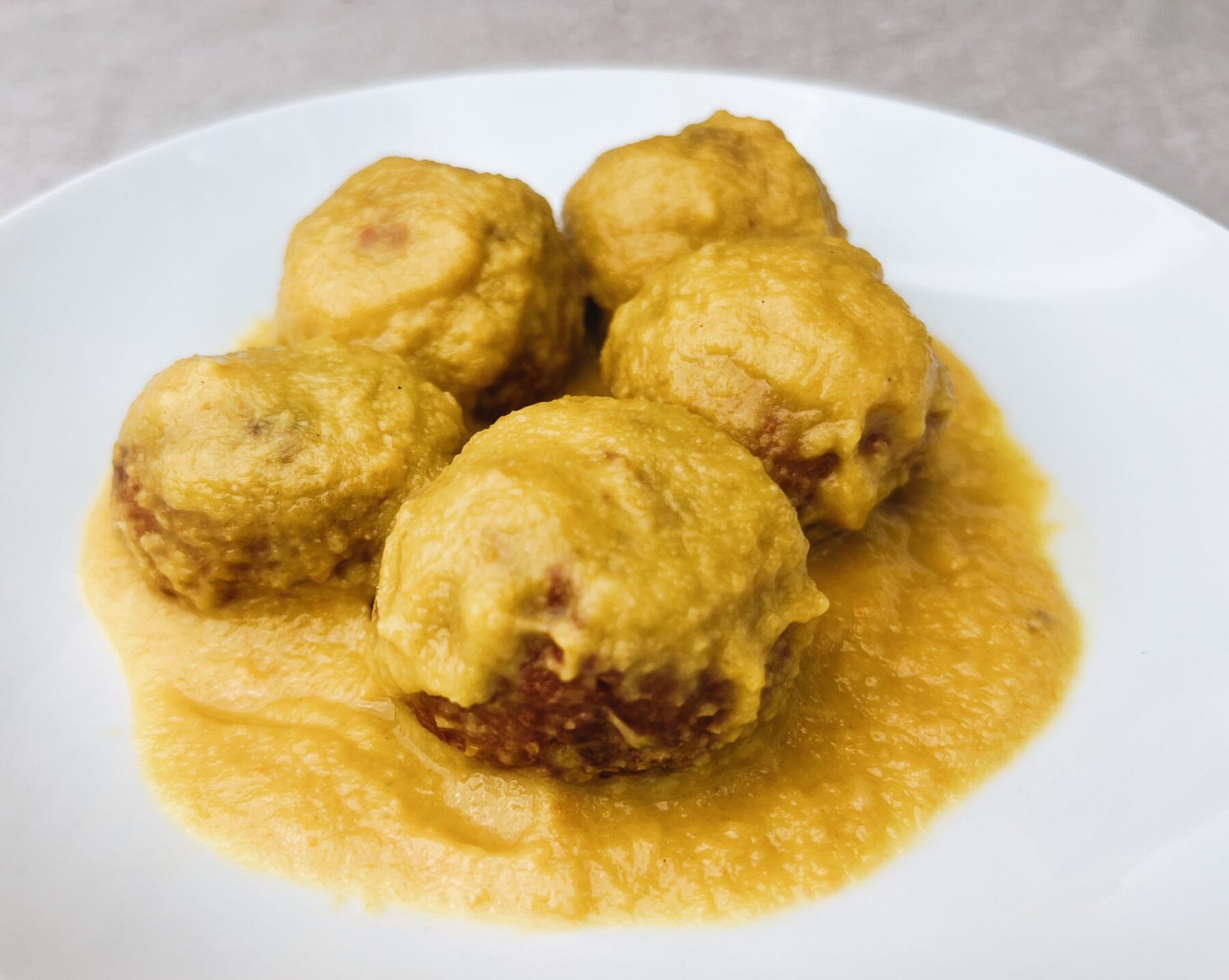 Albóndigas de soja texturizada con salsa española