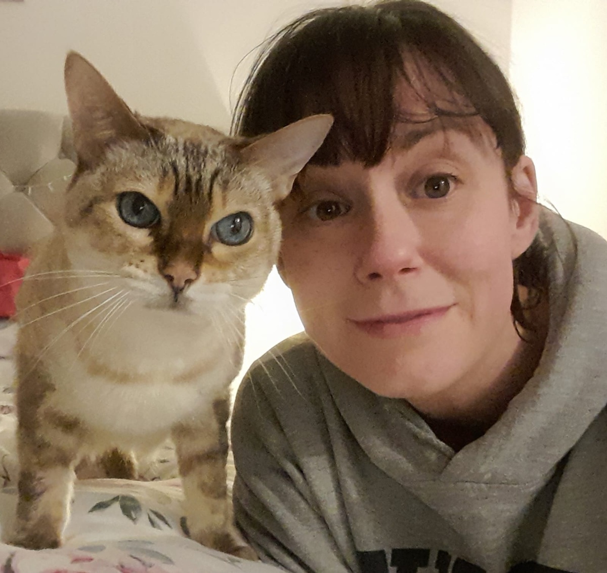 Kerrie - former Veganuary participant an her cat Dory